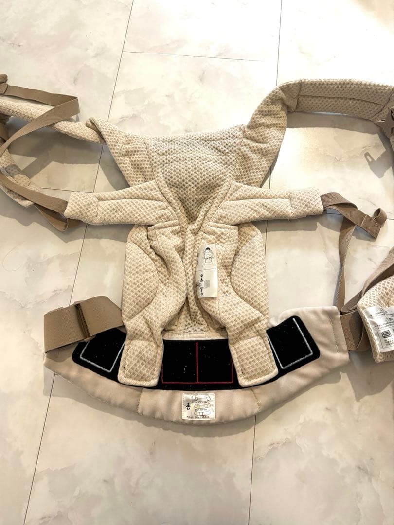 ergobaby ベージュ 抱っこ紐　オムニブリーズ