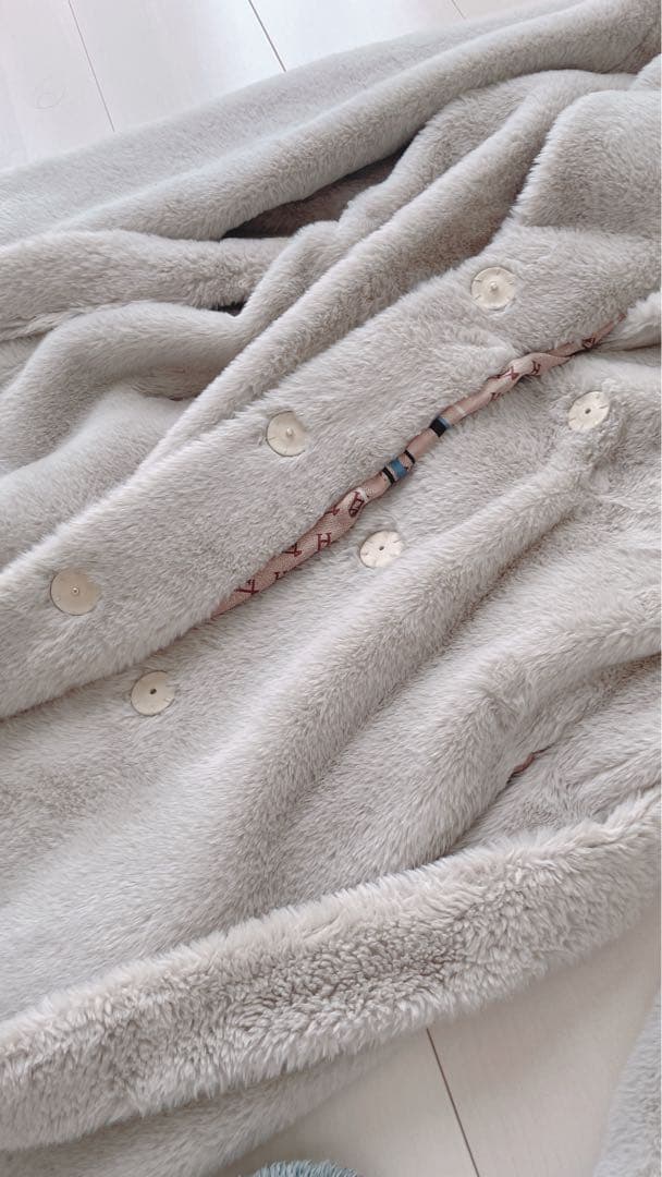 新品同様美品Herno ベージュベルト付きロングコート42