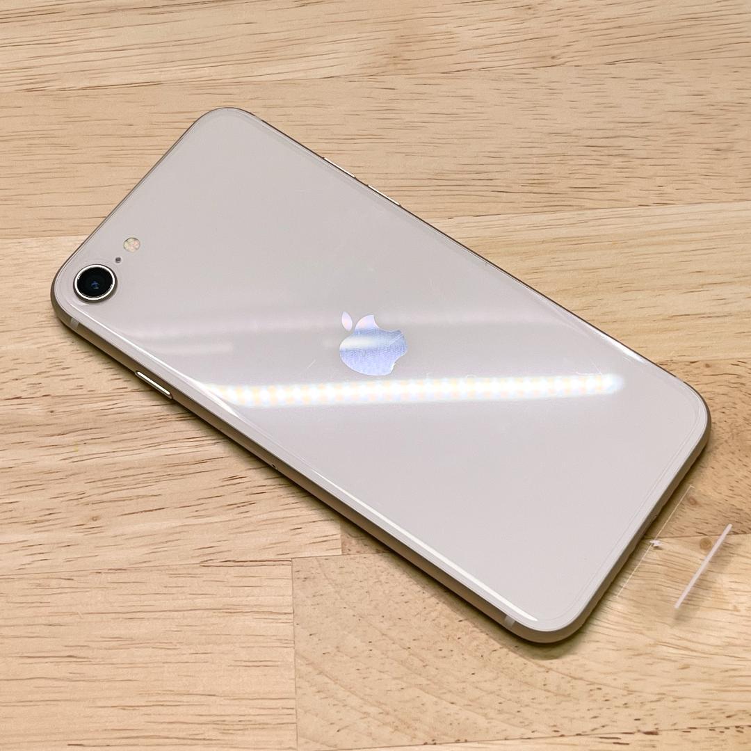 iPhone SE (第3世代) 64GB スターライト【ほぼ未使用】