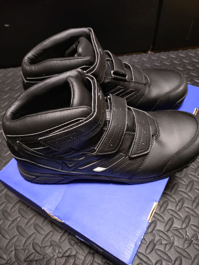 新品格安Mizuno ハイカット安全靴 ブラック27センチ