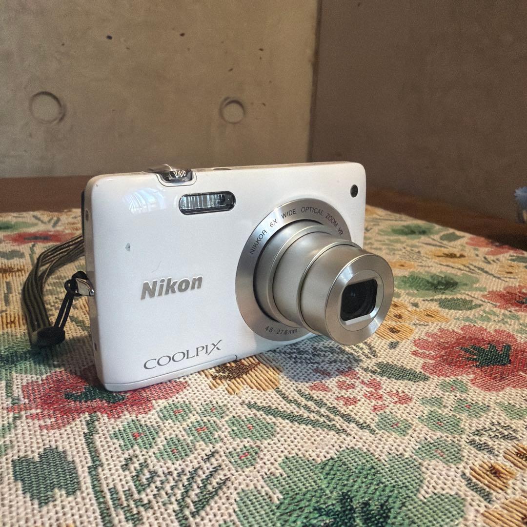 か*ん様 Nikon COOLPIX S4300 コンパクト デジカメ ホワイト