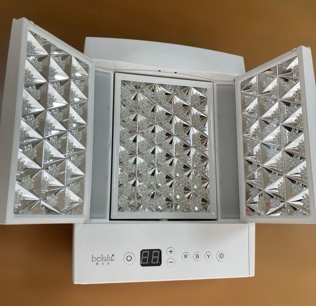 美ルル　ヒカリプラス　LED美顔器