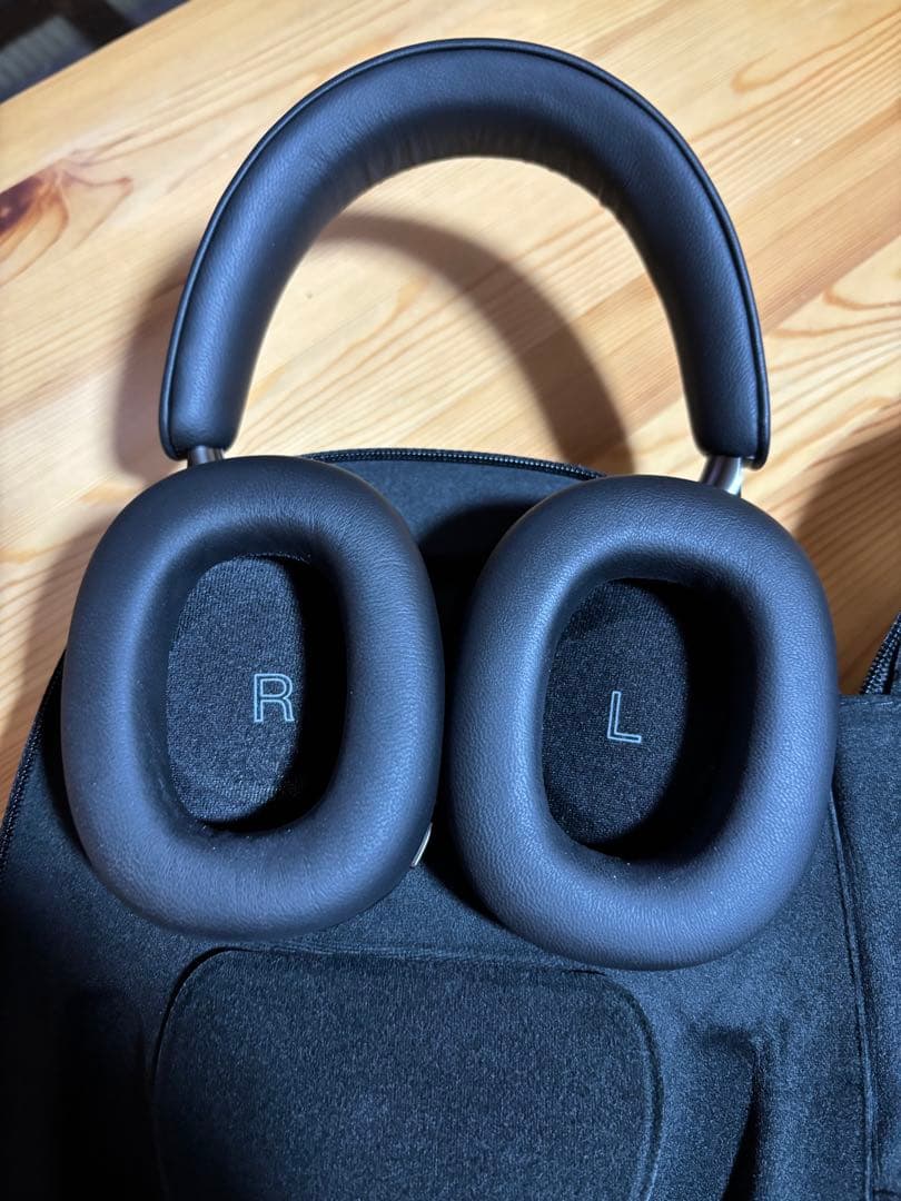 Bowers & Wilkins Px8 ワイヤレスヘッドホン ブラック