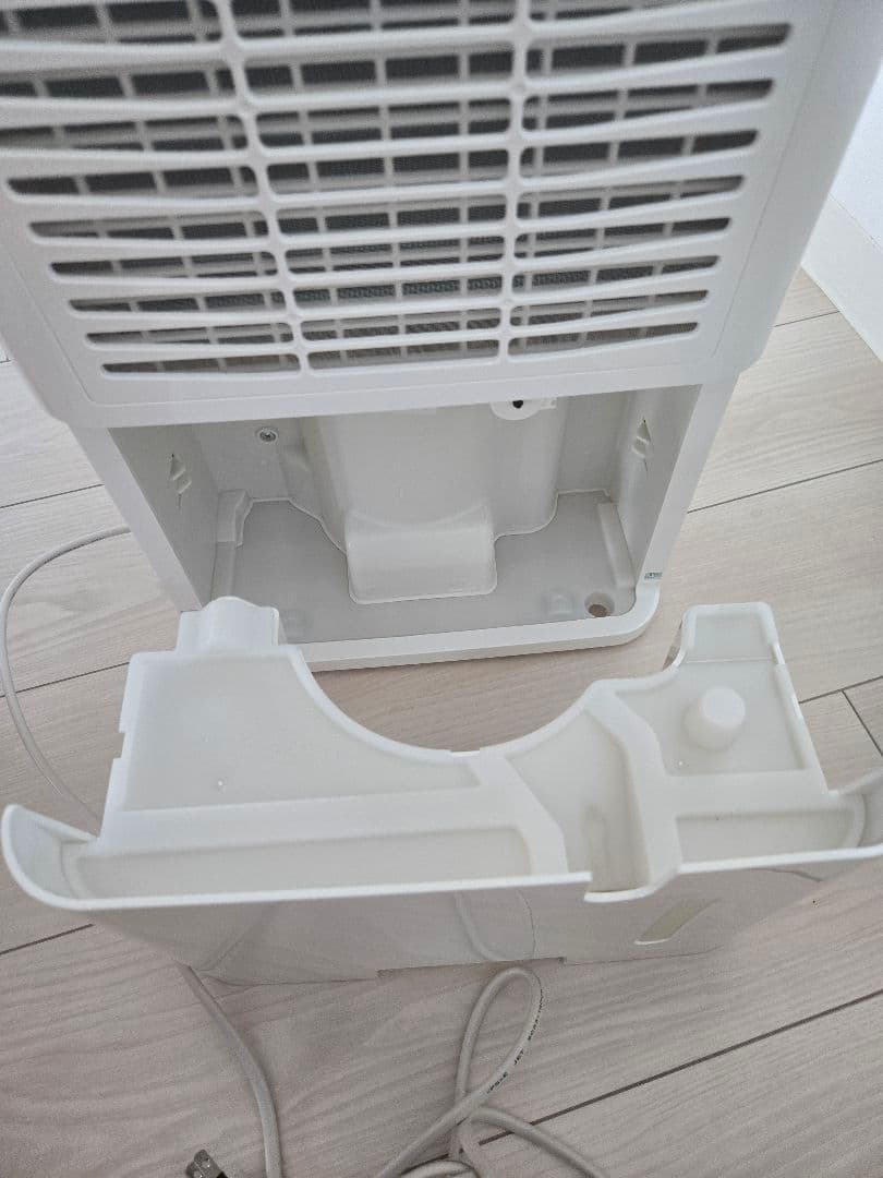【美品】除湿機 コンプレッサー式 ホワイト