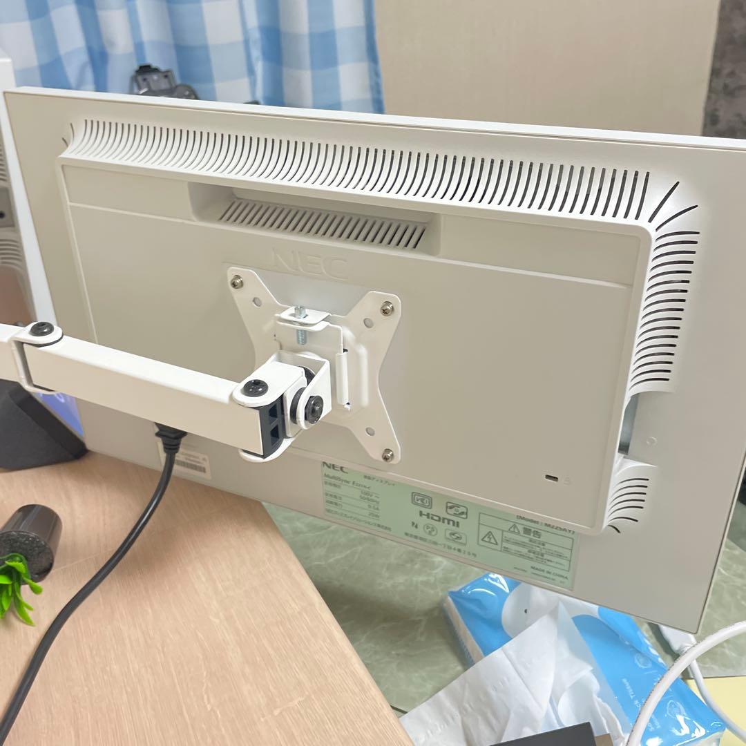 NECモニター2台とモニターアーム
