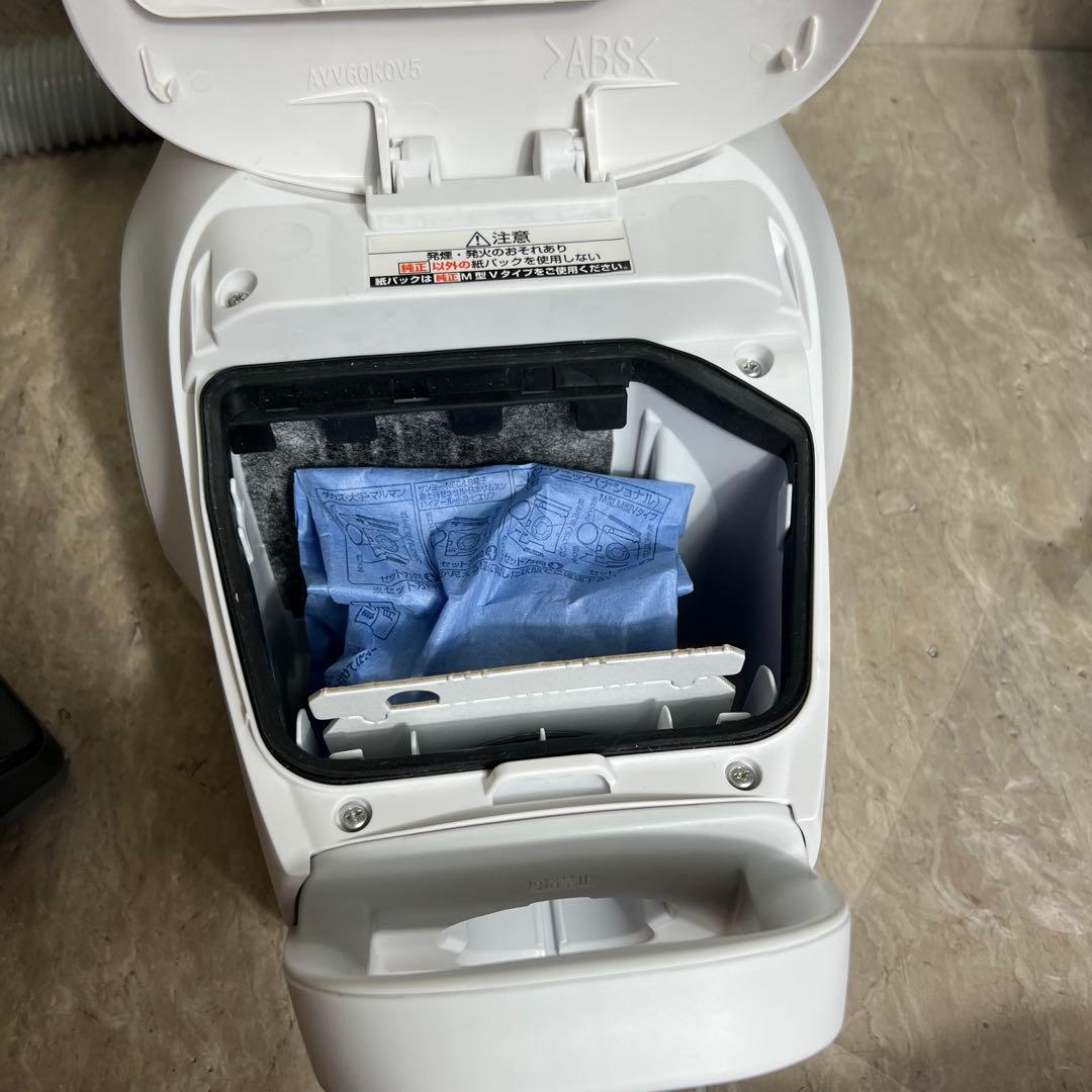 極美品 2024年製 パナソニック 掃除機 紙パック式 MC-PJ220G-W