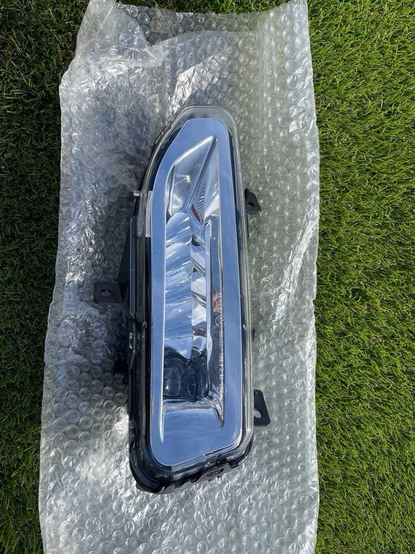 美品　日産純正LEDフォグランプ左