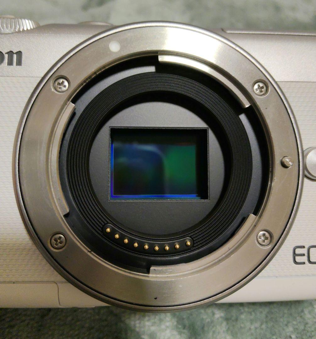 Canon Eos m100 ミラーレスホワイト　レンズ２本付き