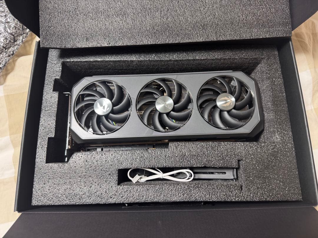 グラフィックボード・グラボ・ビデオカード ZOTAC GAMING GeForce RTX 5080