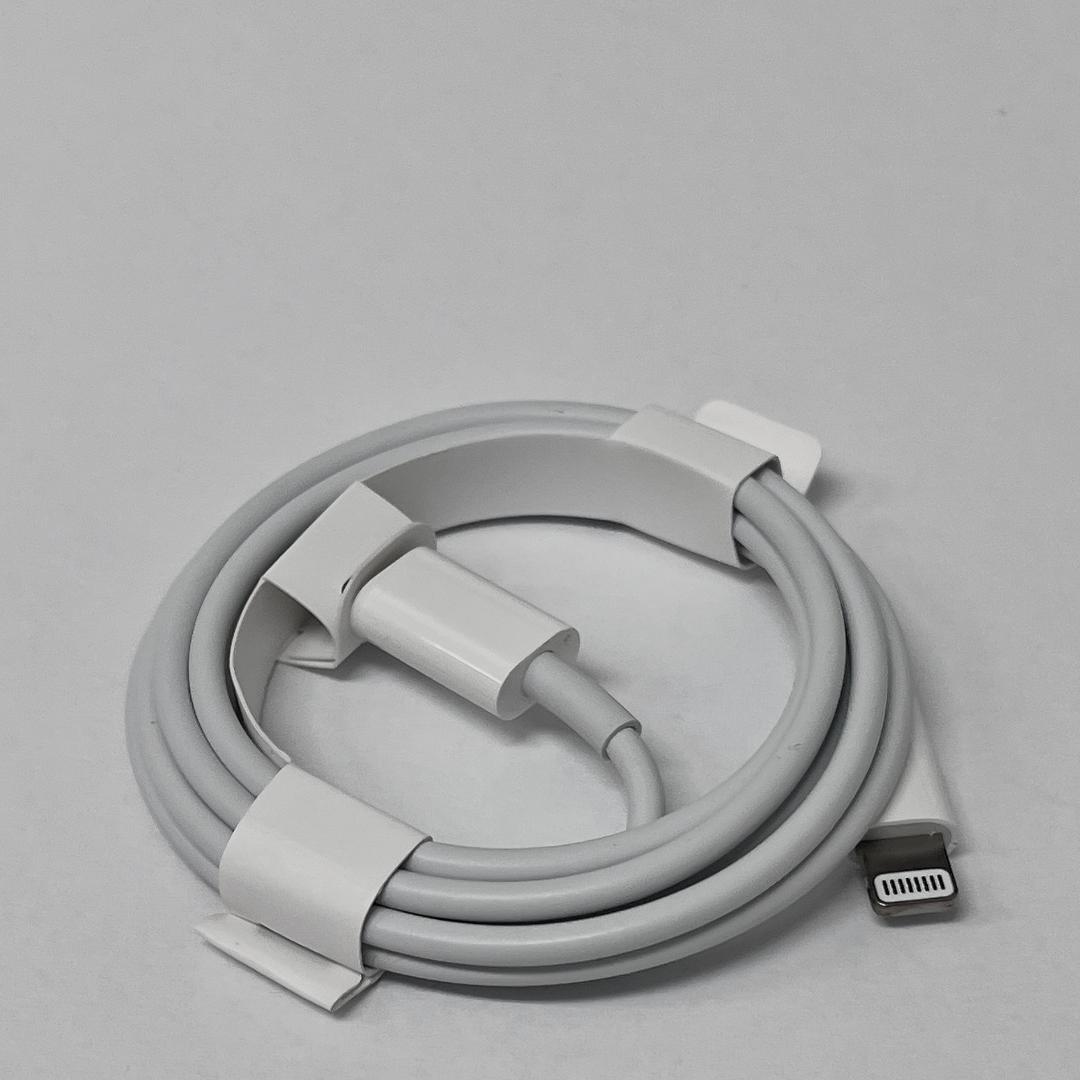 【極美品】iPhone SE3 スターライト 64GB