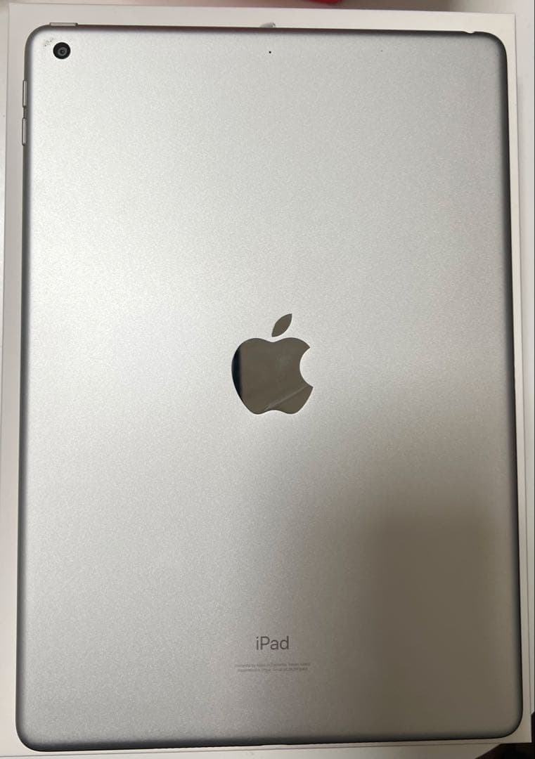iPad 第9世代 64G Wi-Fi シルバー ケーブル、アダプター付