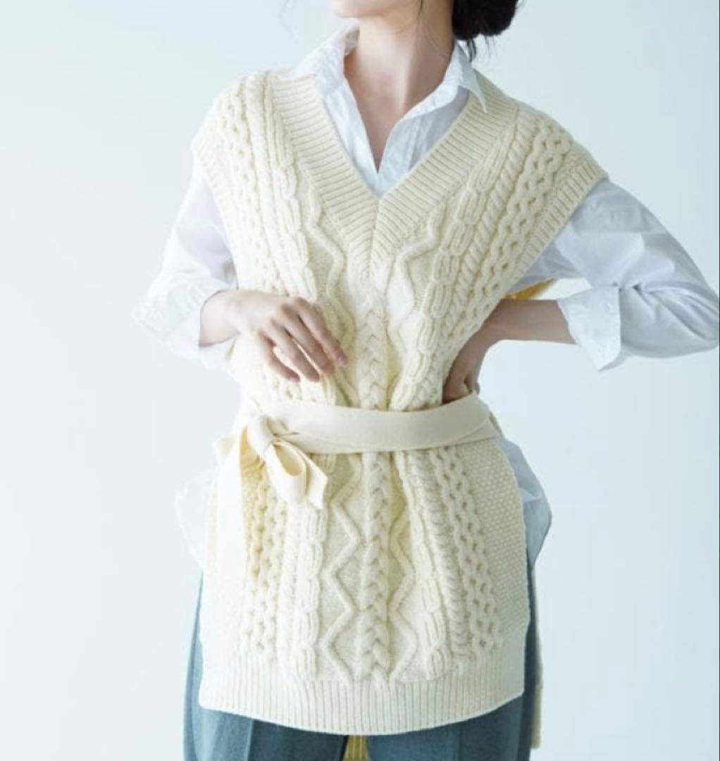 最終価格 unfil アンフィル アイボリー ケーブル編みニット ベスト
