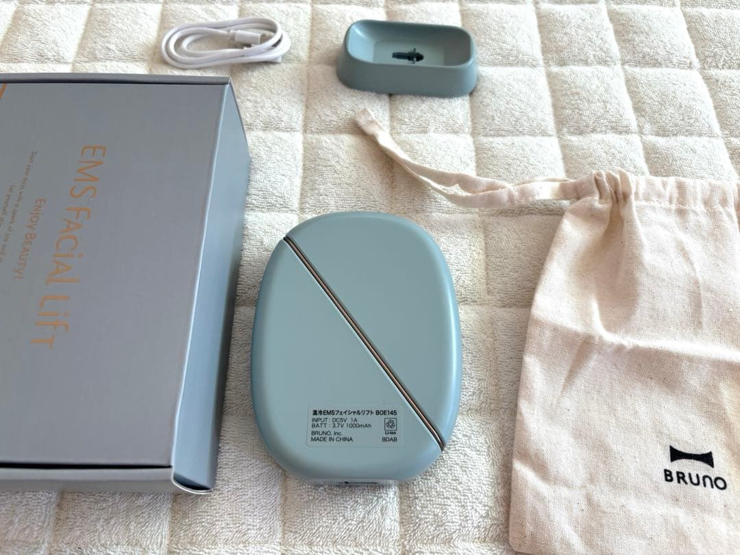 【新品】BRUNO温冷EMSフェイシャルリフト グリーン　美顔器　ブルーノ