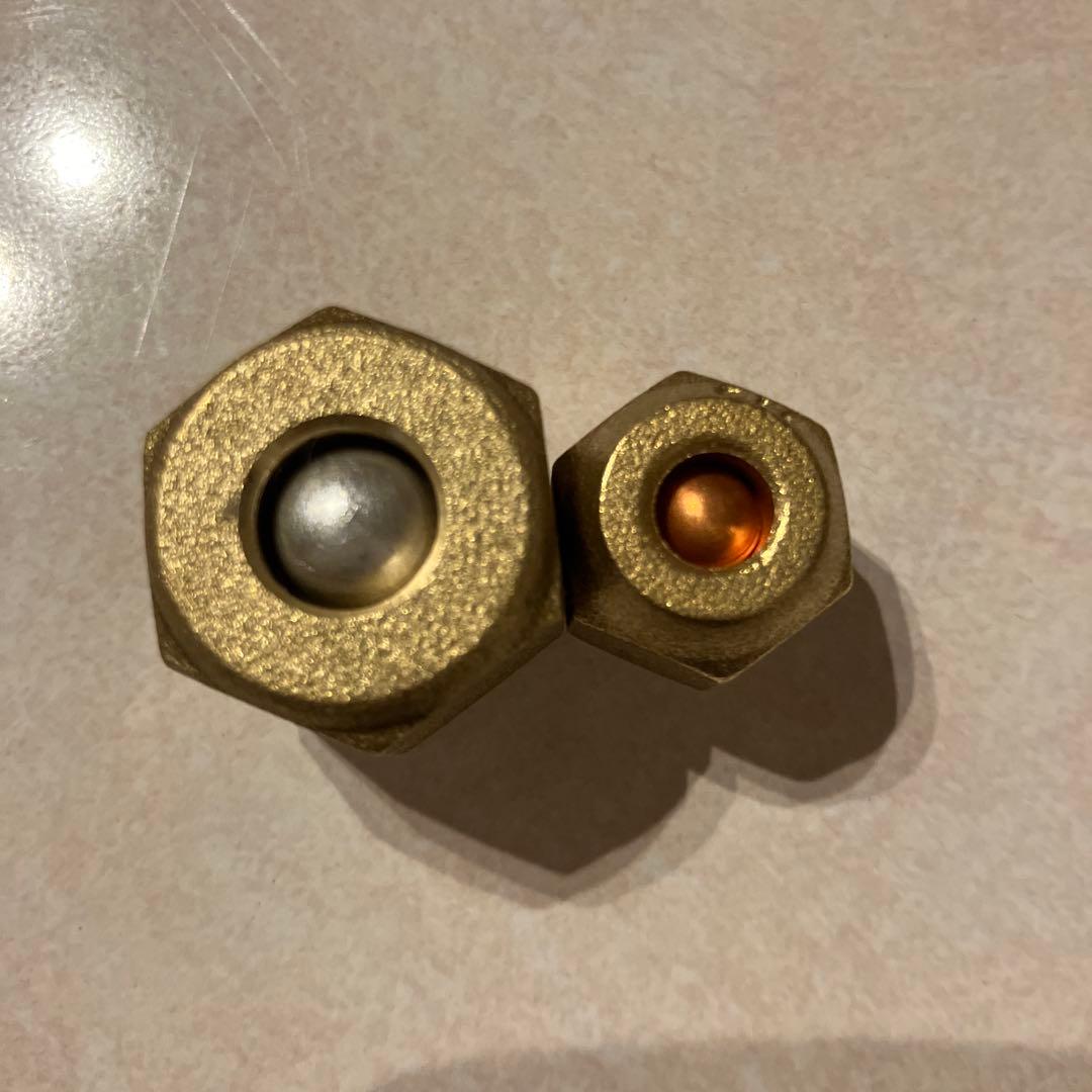 エアコン部材　フレアナット　2分3分　各100セット合計200個キャップ&中蓋付