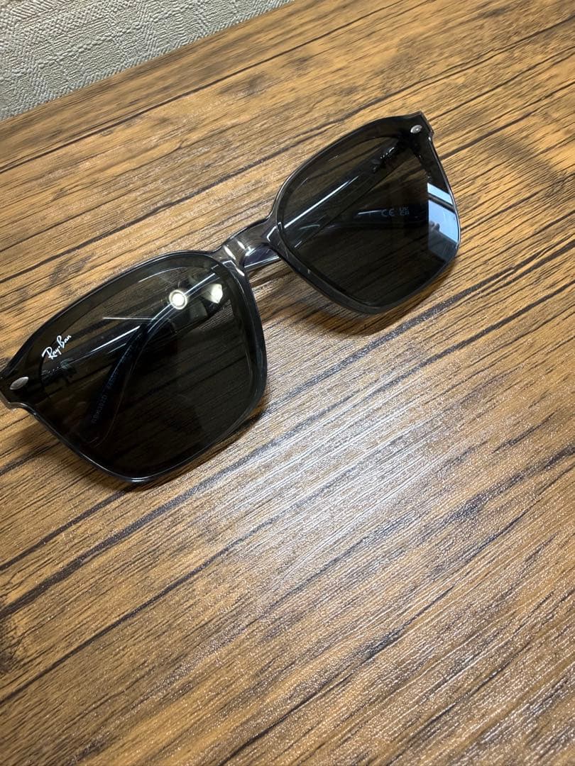 Ray-Ban サングラス　RB4392D