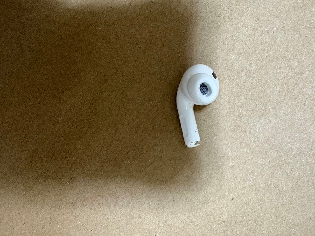 Apple AirPods Pro第1世代と第2世代の充電ケース