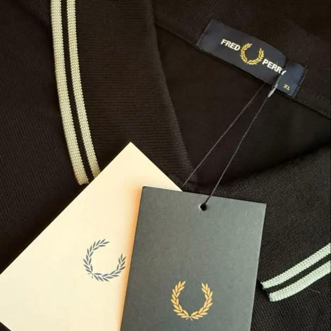 【新品未使用】FRED PERRY ブラックポロシャツ M