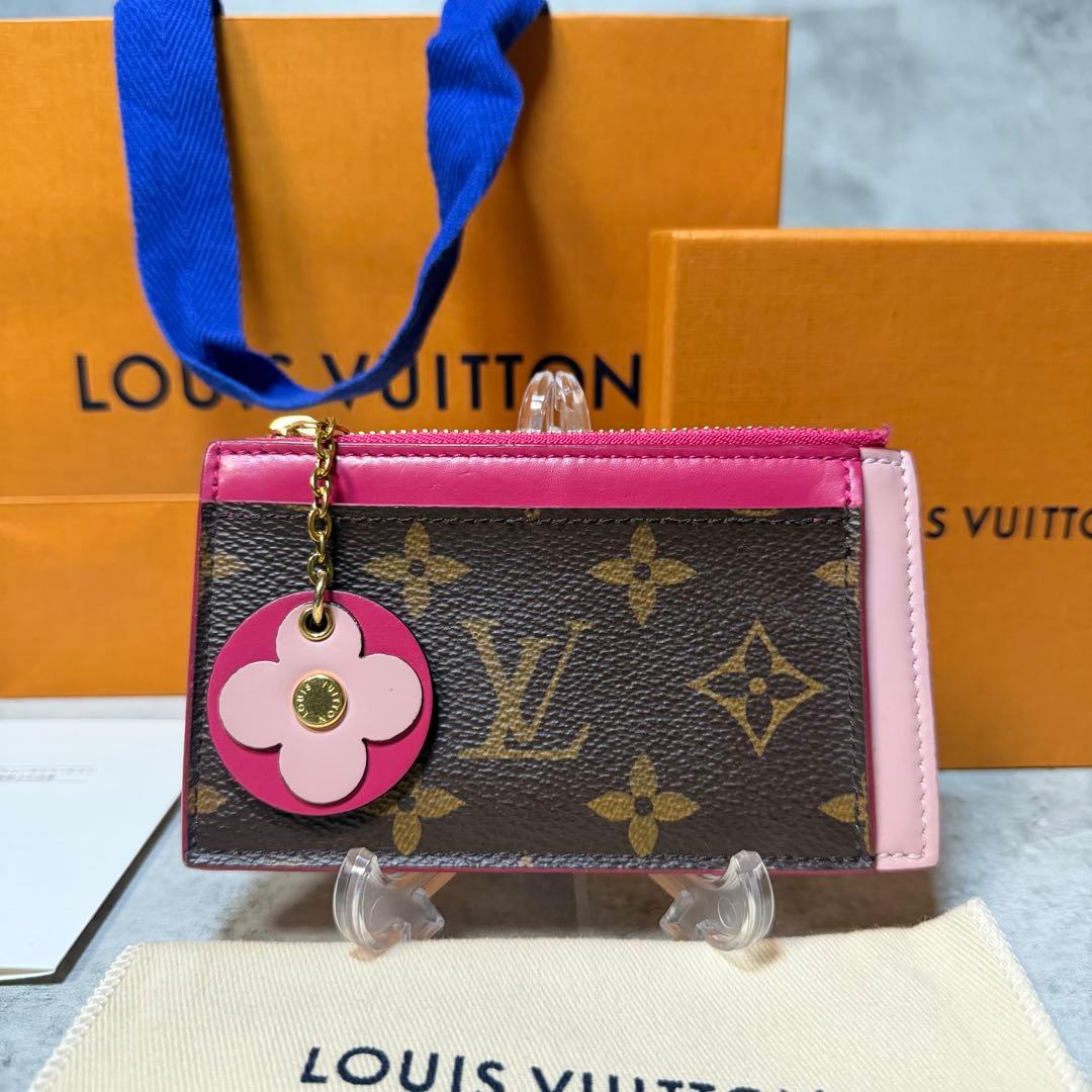 ルイヴィトン モノグラム ポルトカルト ジップ ケースフラワーピンク