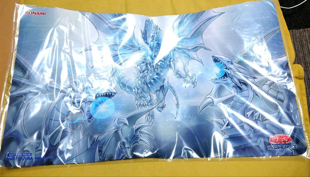 【新品・未使用】遊戯王プレイマット 白き龍の威光 トリックスター サイバース