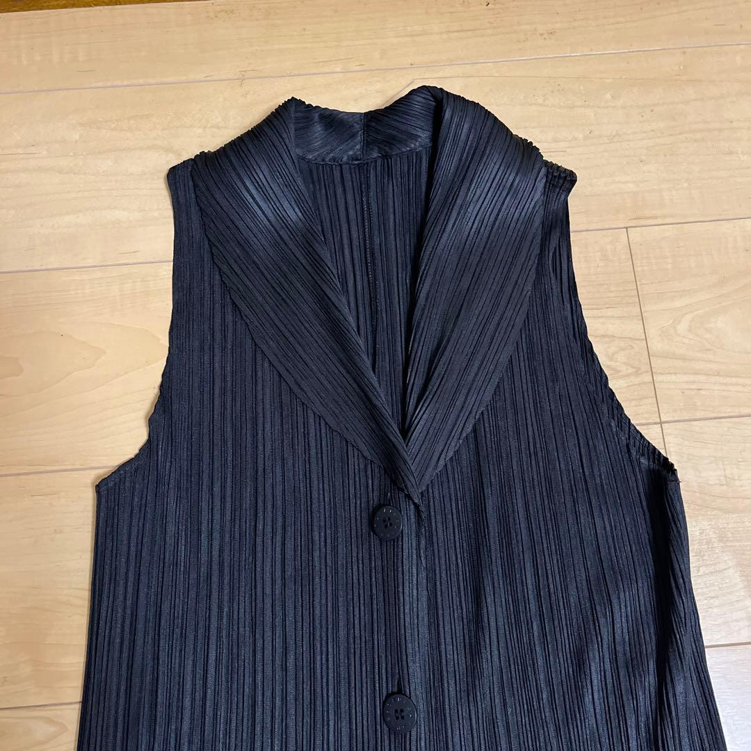 PLEATS PLEASE(プリーツプリーズ) ジレ　ブラック サイズ4