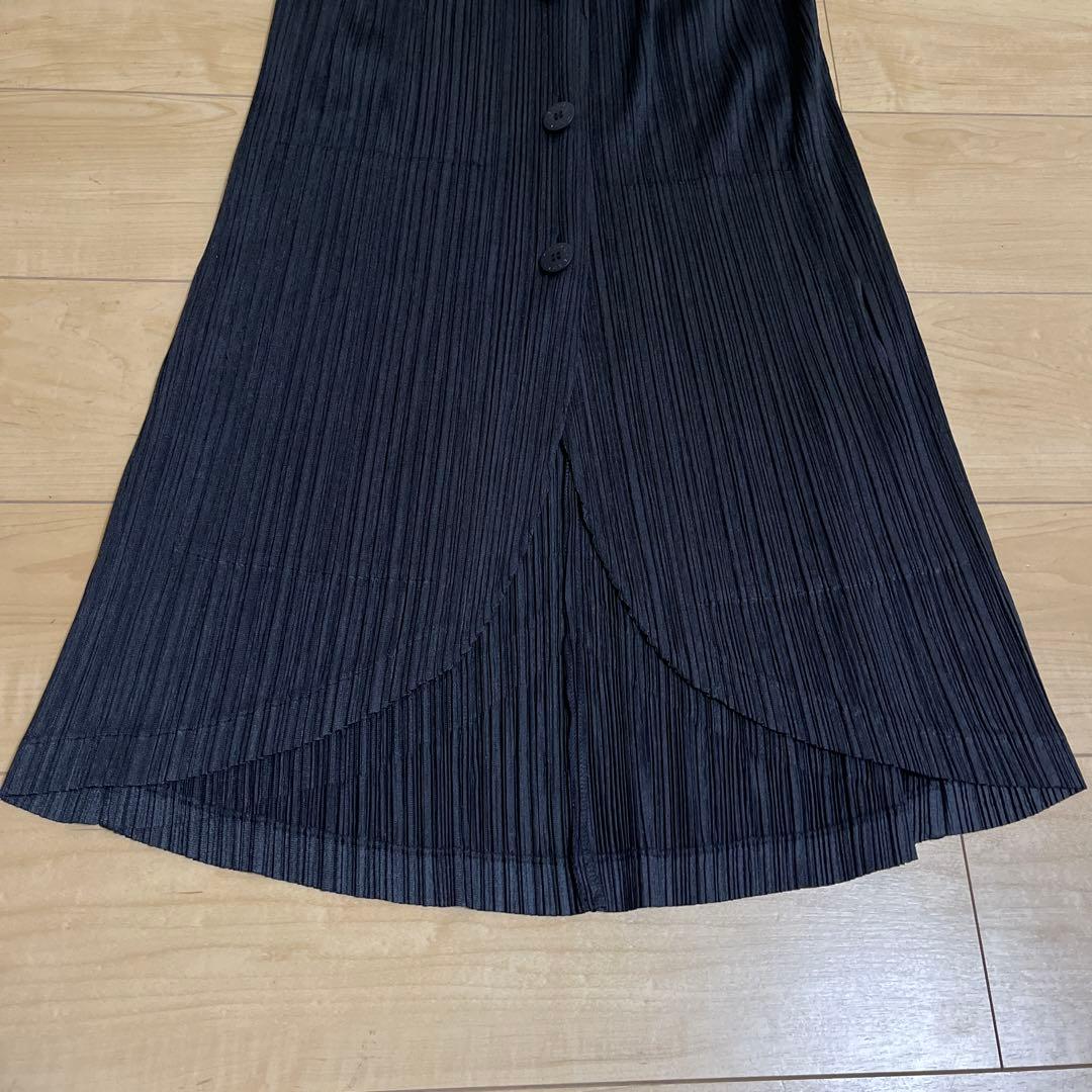 PLEATS PLEASE(プリーツプリーズ) ジレ　ブラック サイズ4