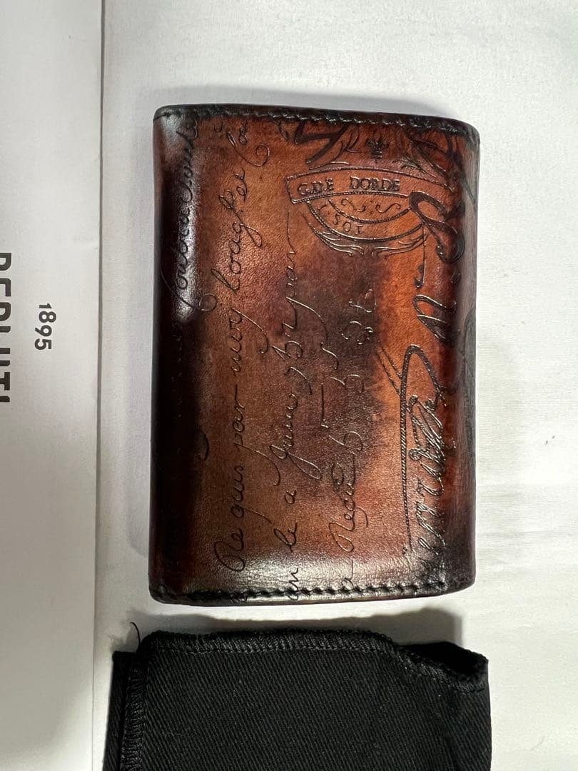 ベルルッティ　インブイア　スクリットレザー　カリグラフィー　名刺入れ