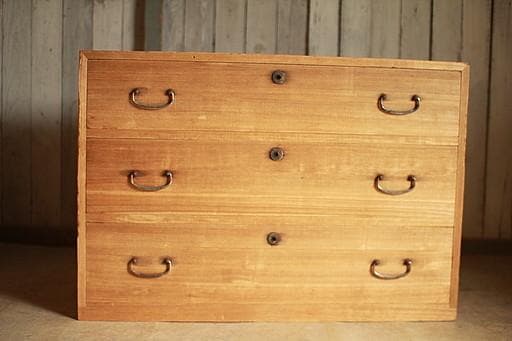 味のある木製のチェスト　引き出し3段　桐箪笥　昭和レトロ　タンス　古家具　古民家