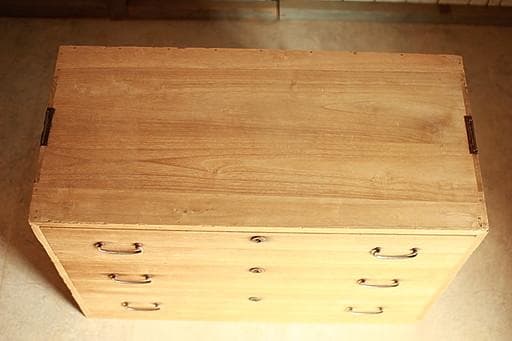 味のある木製のチェスト　引き出し3段　桐箪笥　昭和レトロ　タンス　古家具　古民家