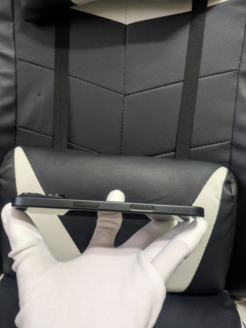 新品同様　iPhone16 256gb　バッテリー100　シムフリー　黒　60