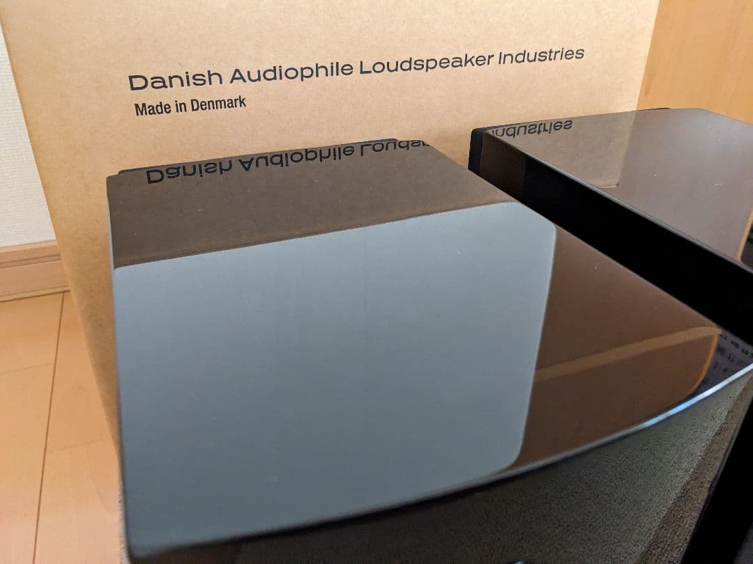 スピーカー・ウーファー DALI MENUET BLACK Made in Denmark