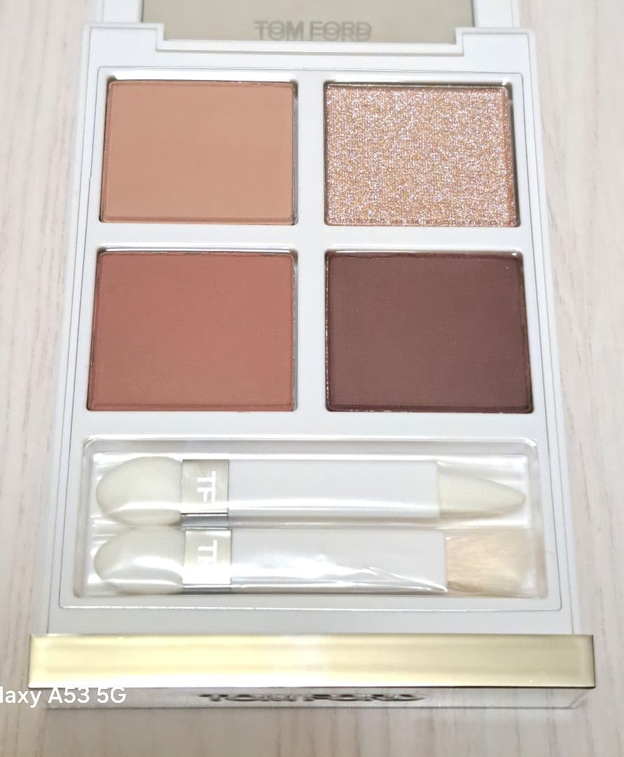 トムフォード ソレイユアイカラークォード 01SN