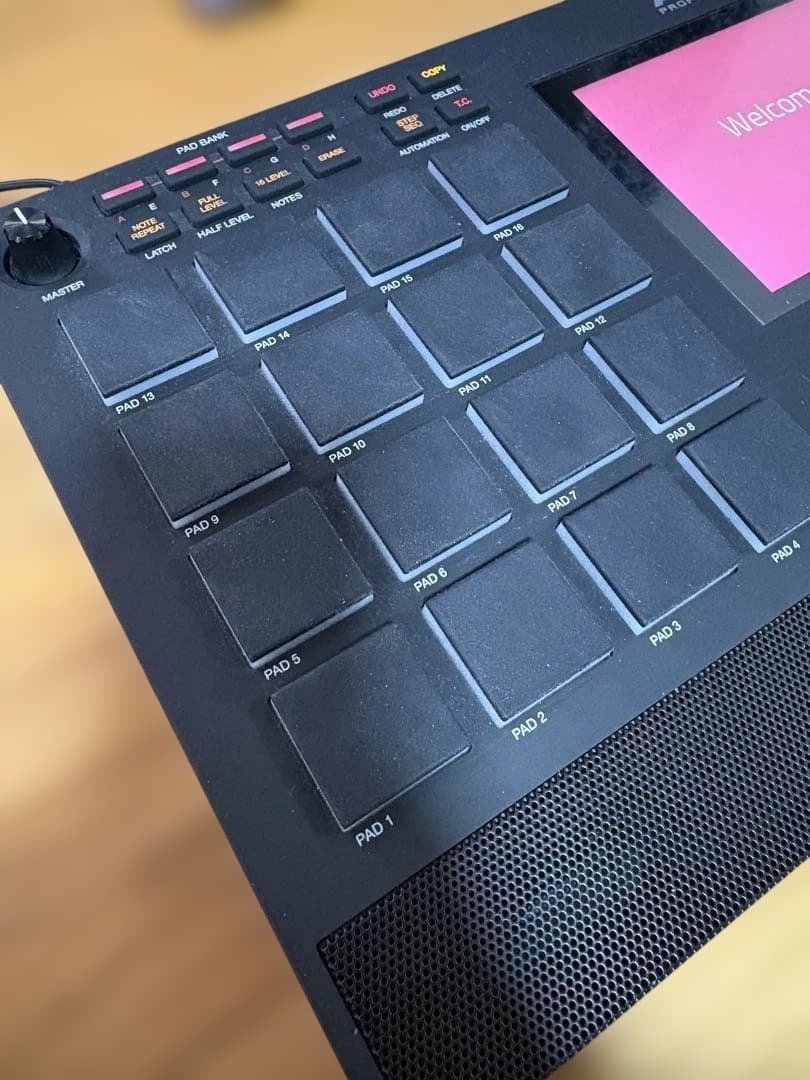 【極美品】MPC LIVE II（日本国内正規品・液晶フィルム付・完品・解除済）