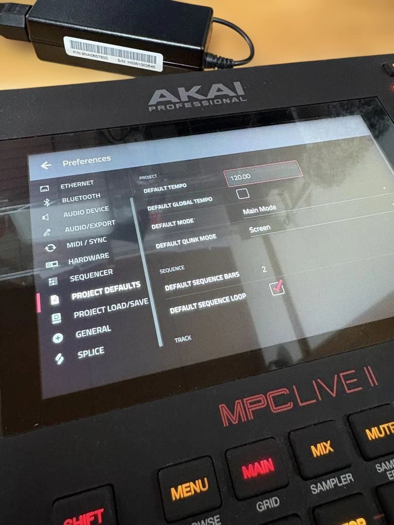 【極美品】MPC LIVE II（日本国内正規品・液晶フィルム付・完品・解除済）