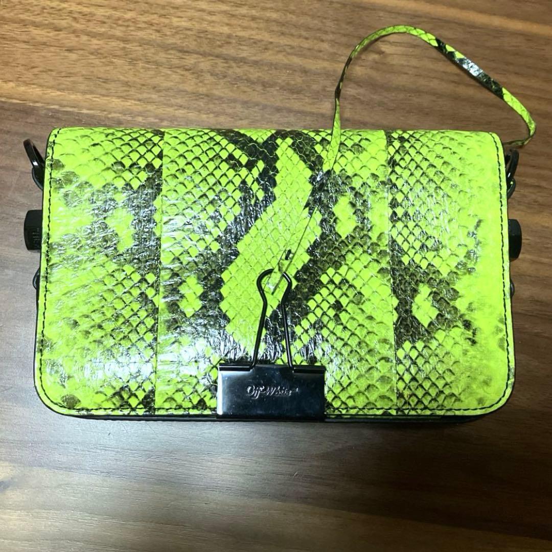 Off-White 蛍光グリーン クラッチバッグ