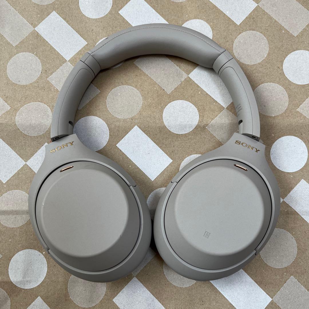 ワイヤレスヘッドホン WH-1000XM4 プラチナシルバー