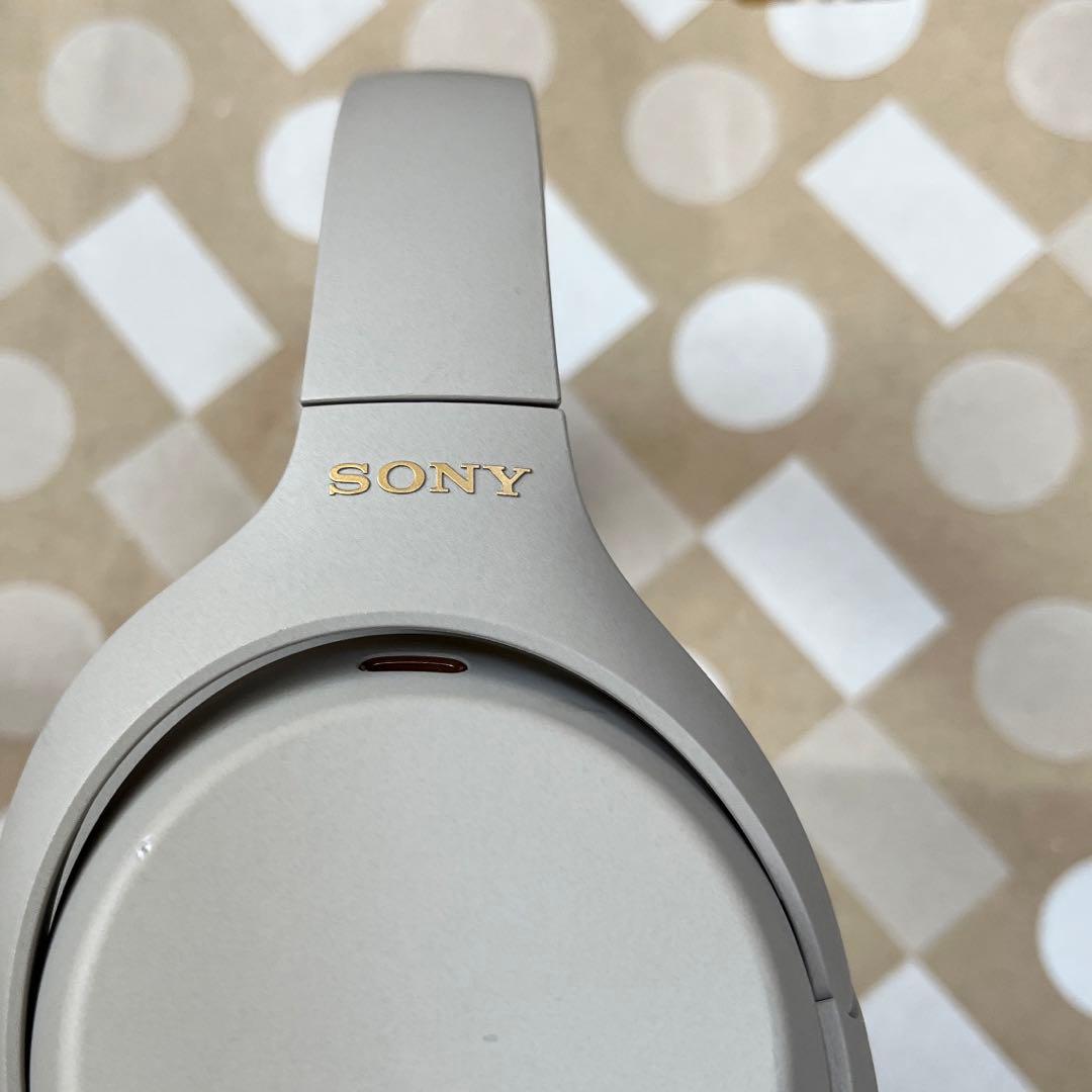 ワイヤレスヘッドホン WH-1000XM4 プラチナシルバー