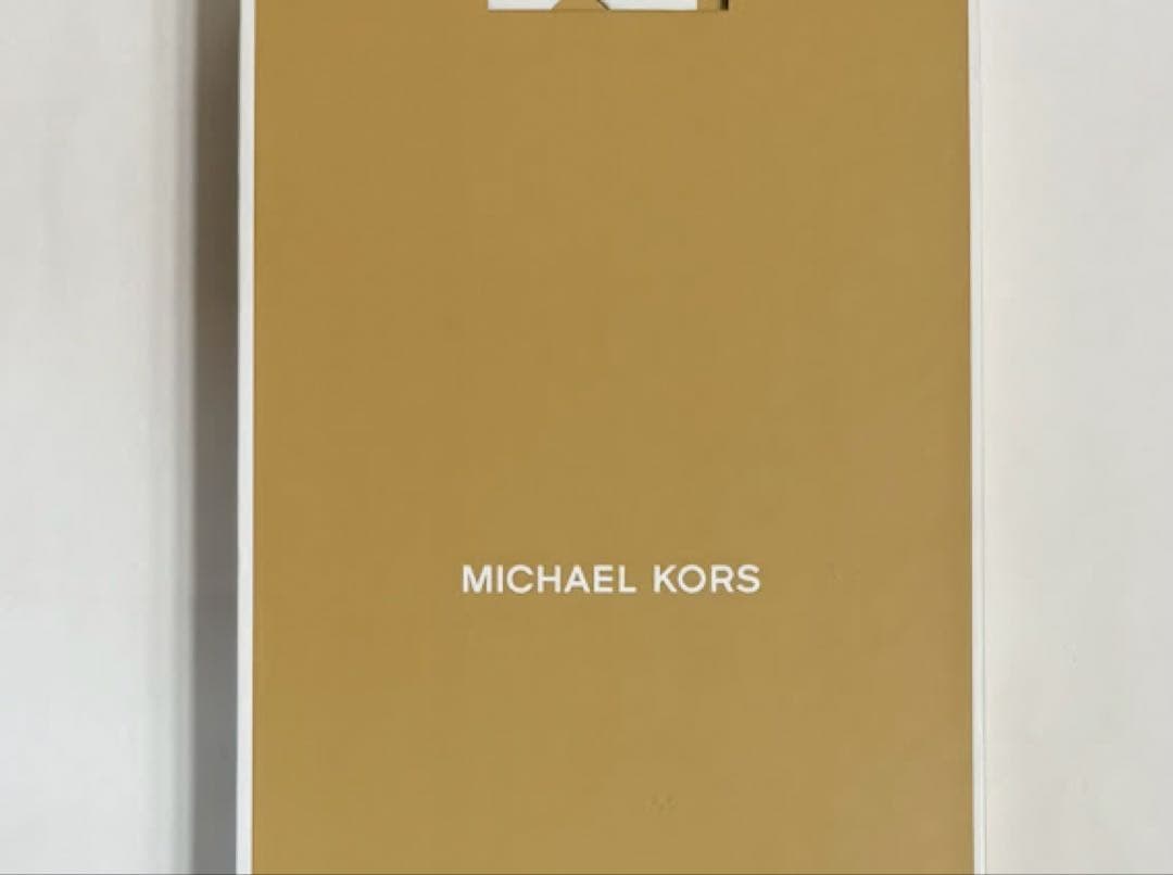 ❤️新品❤️MICHAELKORSiPhone13 対応ケースMKJH21PC07