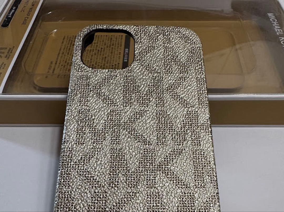 ❤️新品❤️MICHAELKORSiPhone13 対応ケースMKJH21PC07