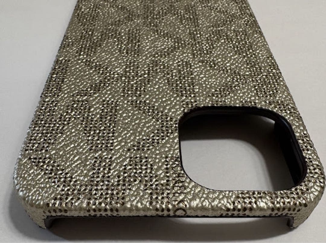 ❤️新品❤️MICHAELKORSiPhone13 対応ケースMKJH21PC07