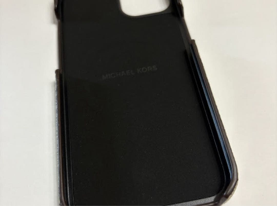 ❤️新品❤️MICHAELKORSiPhone13 対応ケースMKJH21PC07