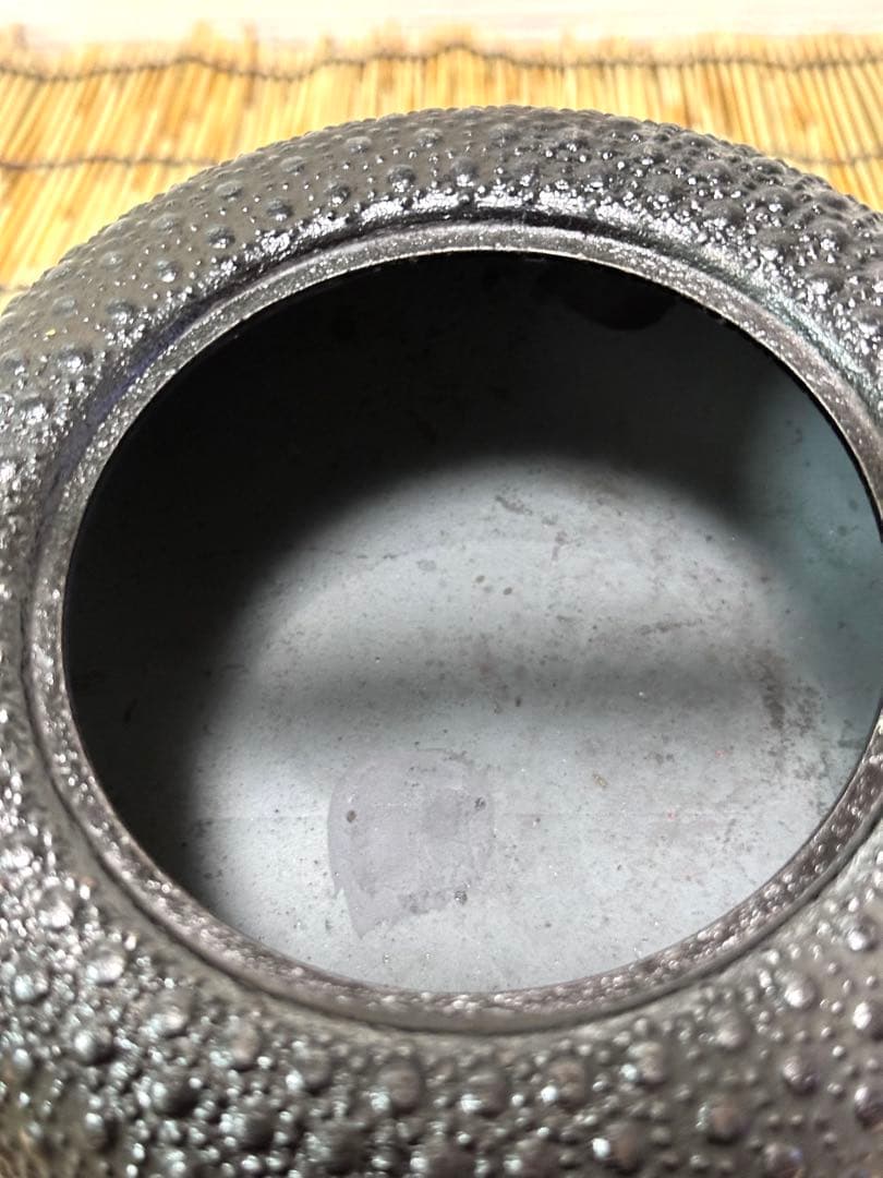 新品、未使用品　南部岩鋳造　１０型　姥口亀甲　南部鉄瓶　南部鉄器　鉄瓶