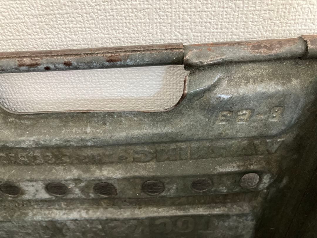 アメリカ　ヴィンテージ　金属製　ミルククレート