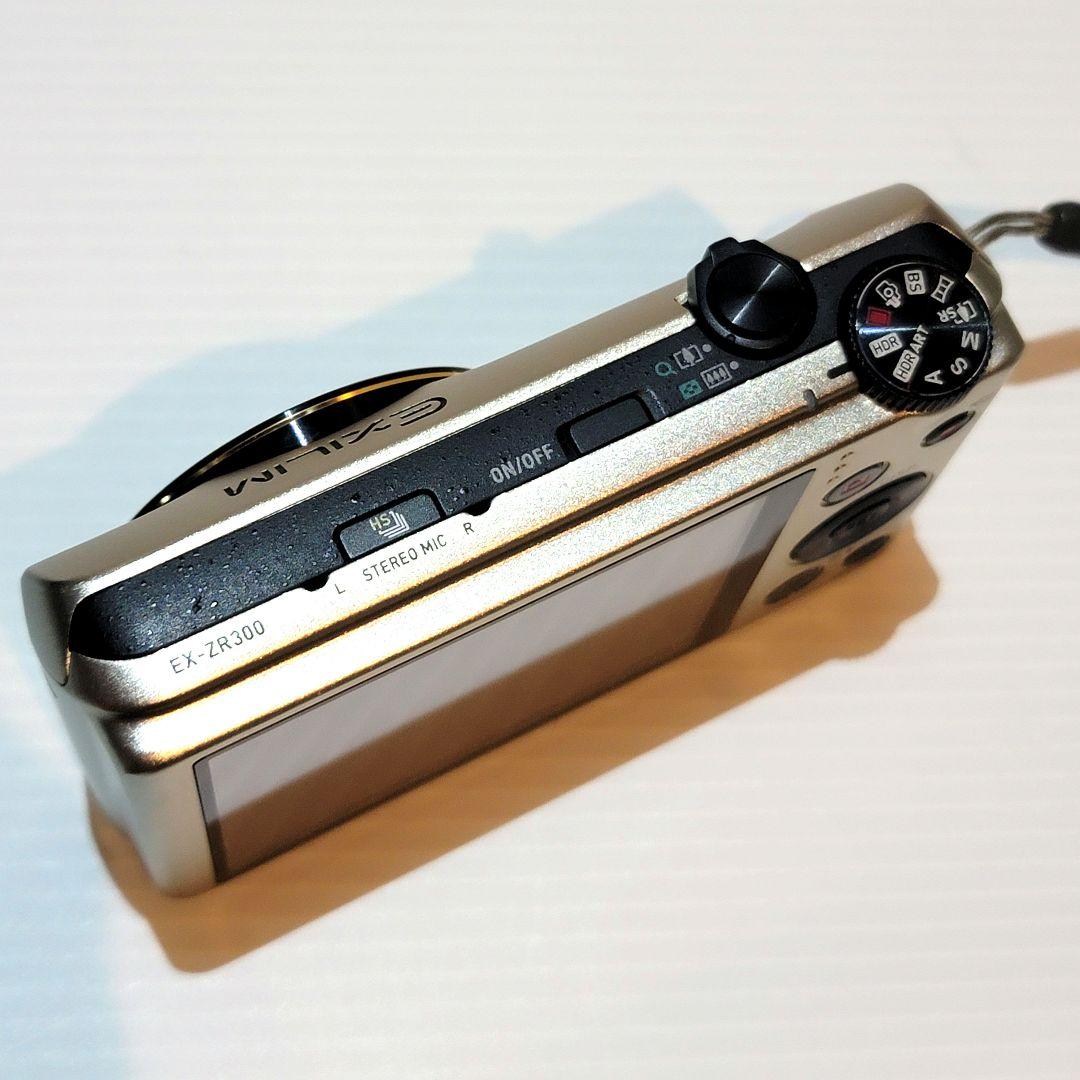【極美品】CASIO EXILIM EX-ZR300 デジカメ コンデジ カシオ