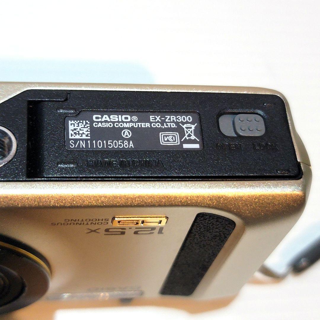 【極美品】CASIO EXILIM EX-ZR300 デジカメ コンデジ カシオ