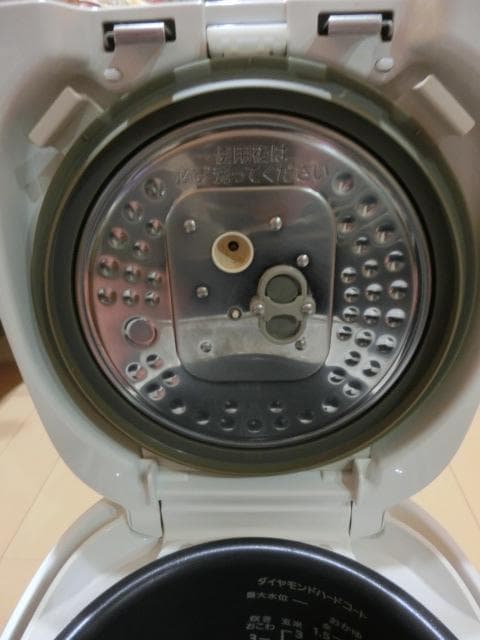 パナソニック 5.5合 炊飯器 圧力IH式 おどり炊きホワイトSR-PB105