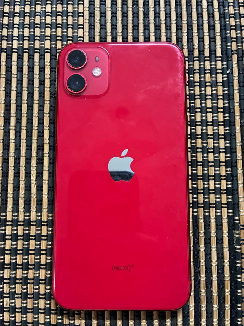 Apple iPhone 11 (赤) 本体　64GB