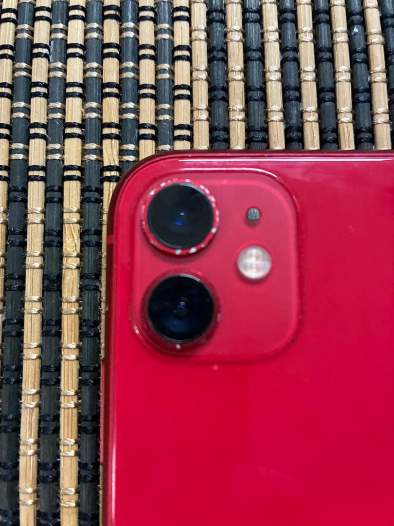 Apple iPhone 11 (赤) 本体　64GB