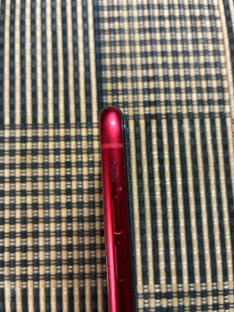 Apple iPhone 11 (赤) 本体　64GB