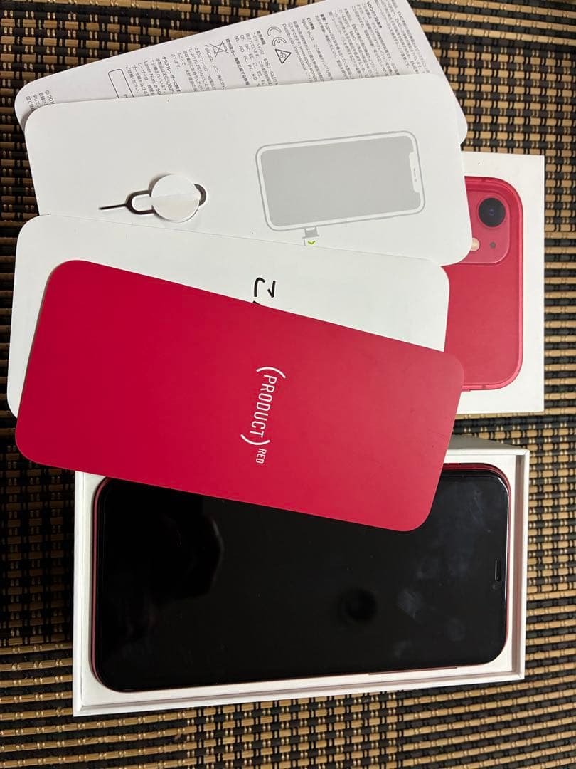 Apple iPhone 11 (赤) 本体　64GB