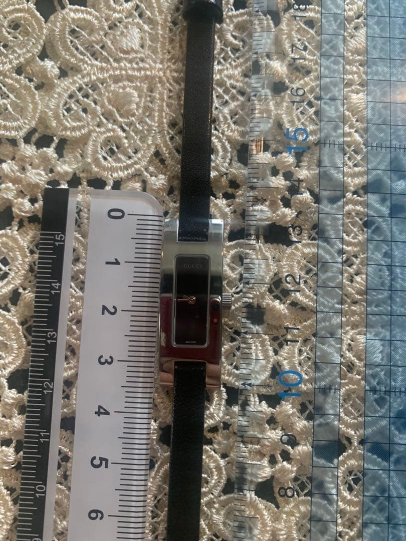 GUCCI ブラックレザーバンド 時計　美品